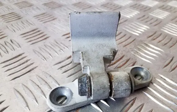 BMW 5 F10 F11 Front door upper hinge 7185617