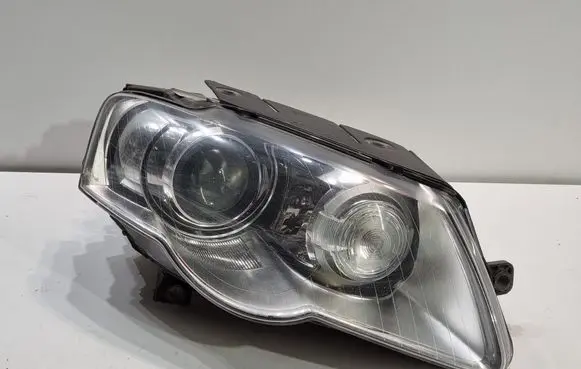 Volkswagen PASSAT B6 Headlight/headlamp