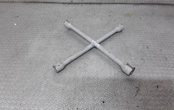 Lexus IS 220D-250-350 Wheel nut wrench 