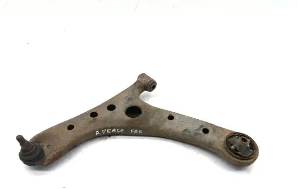 Toyota Avensis Verso Front lower control arm/wishbone