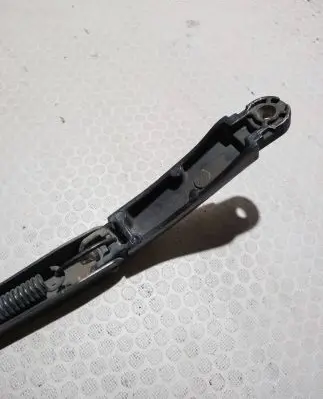 Volvo XC90 Front wiper blade arm 8620839