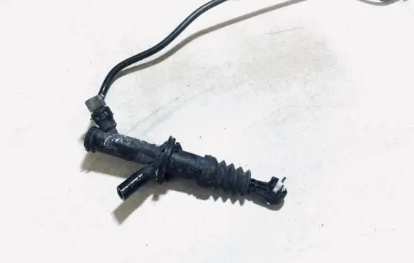 Renault Clio III Clutch master cylinder 8200436140