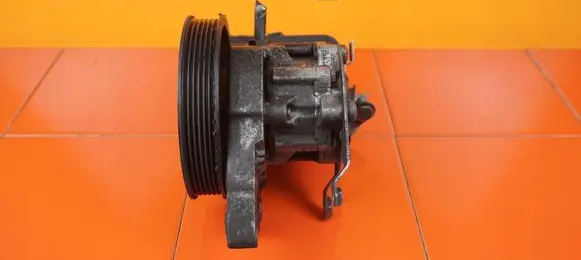 BMW X3 E83 Power steering pump 7692974548 M47D20 204D4