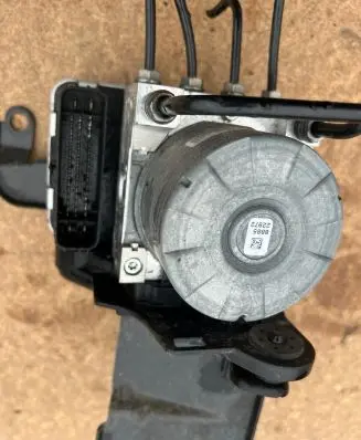 Volkswagen Golf VII ABS Pump 5Q0614517CE