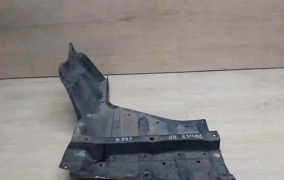 Toyota Prius (NHW20) Engine splash shield/under tray 51441-47020