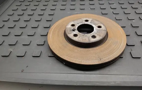 BMW 2 F45 Front brake disc