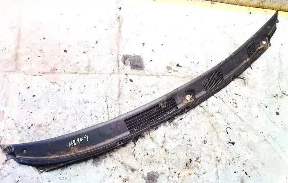 Mitsubishi Carisma Wiper trim mb944695