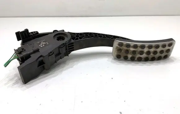Mercedes-Benz CLA C117 X117 W117 Accelerator throttle pedal A2463001604