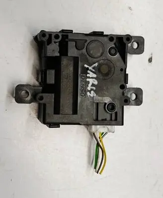 Toyota Yaris XP210 Air flap motor/actuator AE0638002242S3