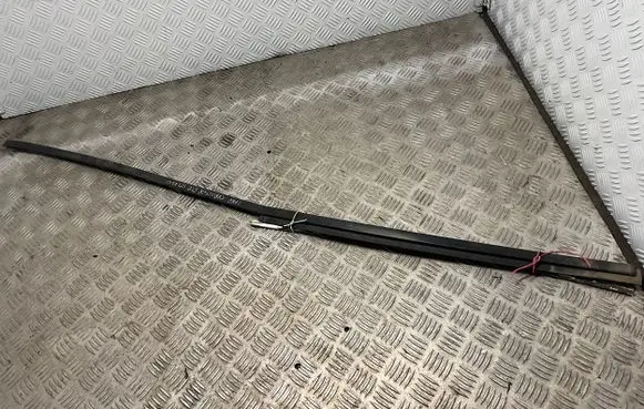 Toyota Land Cruiser (J120) Rubber seal front coupe door window 