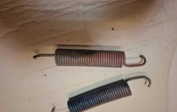 Mercedes-Benz W123 Tailgate/trunk/boot tension spring 