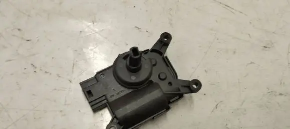 Audi A1 Air flap motor/actuator 2q0907511d