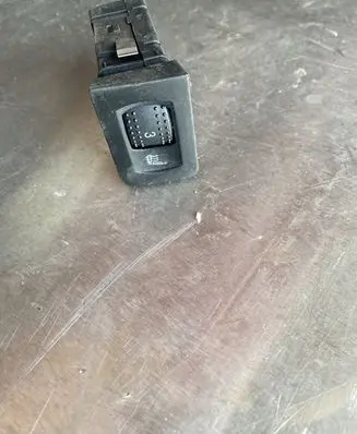 Volkswagen Bora Seat heating switch 1J0963564B