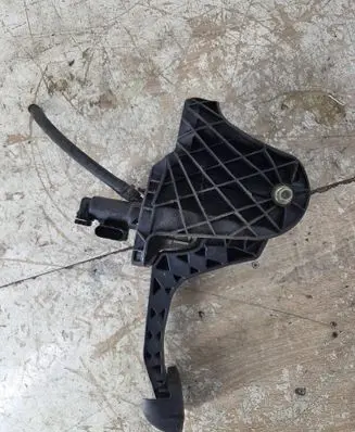 Volkswagen PASSAT B6 Clutch pedal 3C1721059K 12042005 00002516722