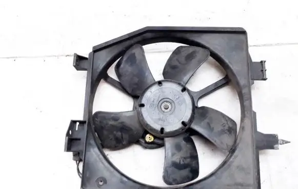 Mazda Premacy Radiator cooling fan shroud