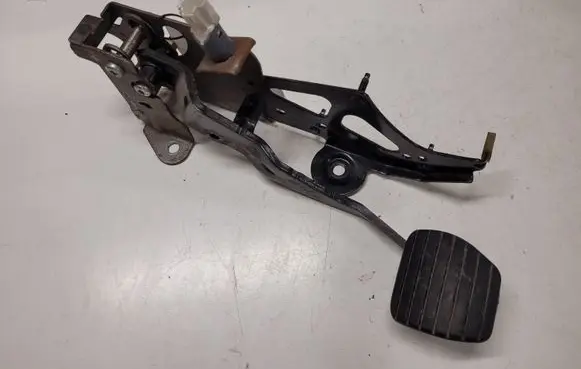 Renault Scenic II - Grand scenic II Brake pedal