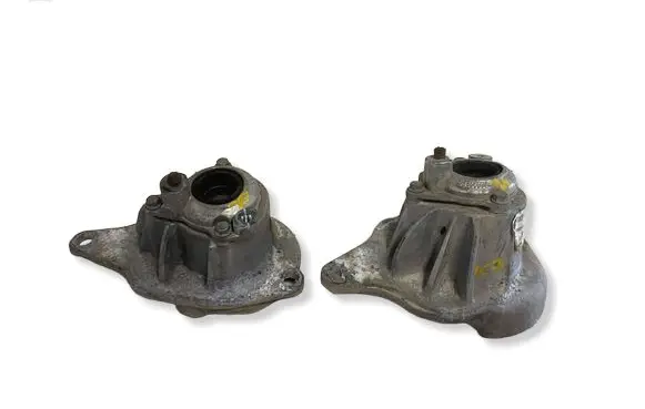 Volvo XC70 Front shock absorber mounting bracket 8672094 8672095 08646093