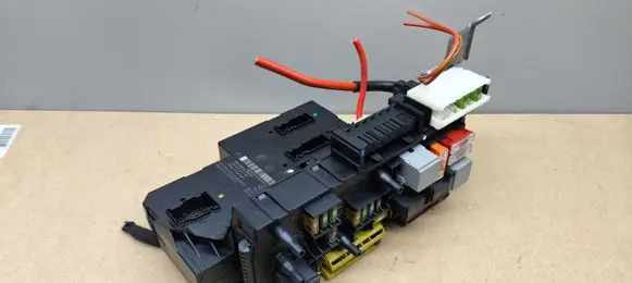 Mercedes-Benz C W204 Fuse module 2049060105