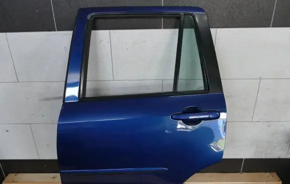 Mazda 2 Rear door