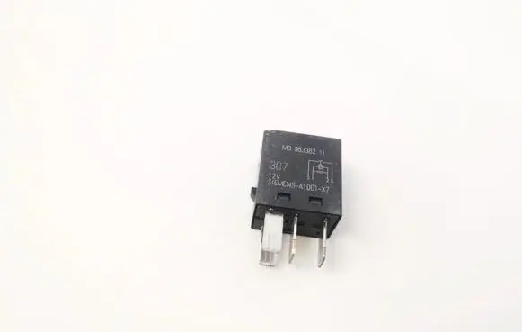 Mitsubishi Carisma Other relay mb953382