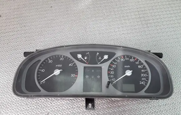 Renault Laguna II Speedometer (instrument cluster) 8200024236