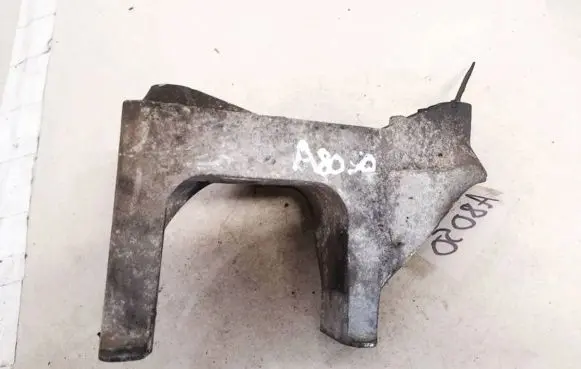 Peugeot 508 Engine mounting bracket
