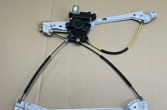 Buick Enclave II Front door window regulator with motor 84220349