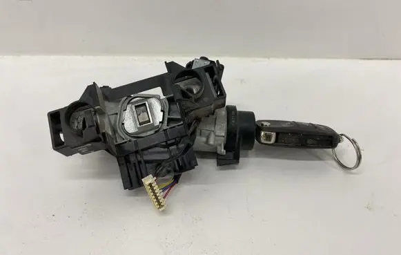 Volkswagen Touran II Ignition lock 1K0905865A