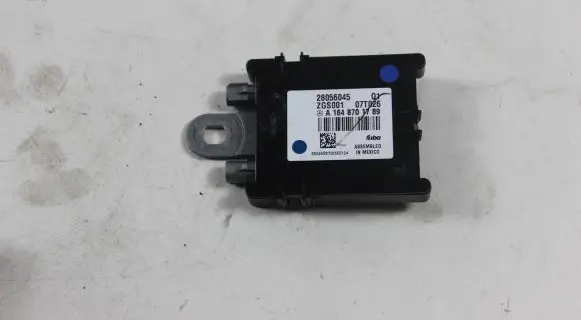 Mercedes-Benz GL X164 Aerial antenna amplifier A1648701789 28056045 ZGS001