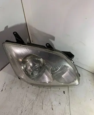 Toyota Avensis T250 Headlight/headlamp