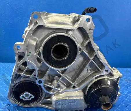 BMW X5 G05 Gearbox transfer box case 7888876 27105A5AA22 24005A7AB22