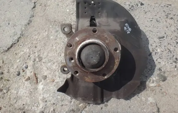 BMW 3 E46 Front wheel hub spindle knuckle