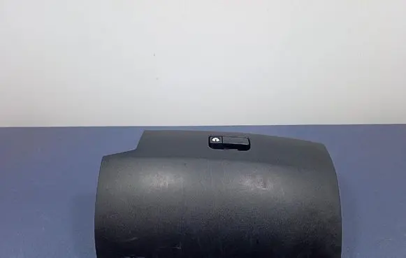 Mitsubishi Endeavor Glove box 