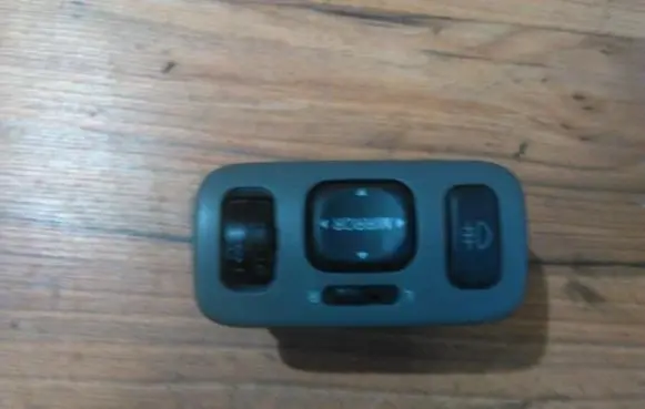 Toyota Corolla Verso E110 Wing mirror switch