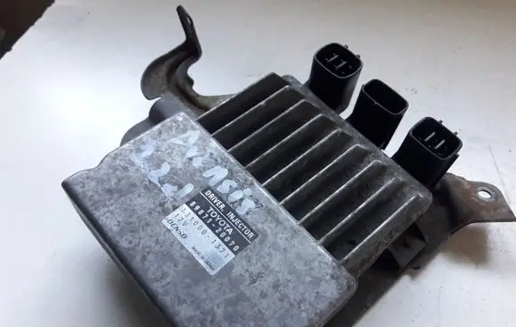 Toyota Avensis T250 Fuel injection control unit/module 8987120070