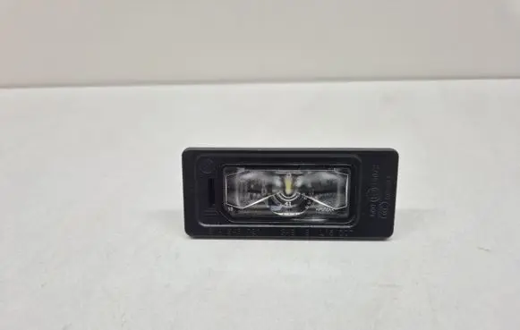 Volkswagen Tiguan Number plate light 5NA943021