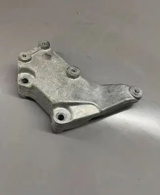 Mercedes-Benz C W205 Engine mounting bracket A6510940039 17387010611