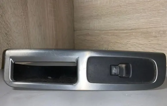 Volvo S40 Front door window switch trim 8663815