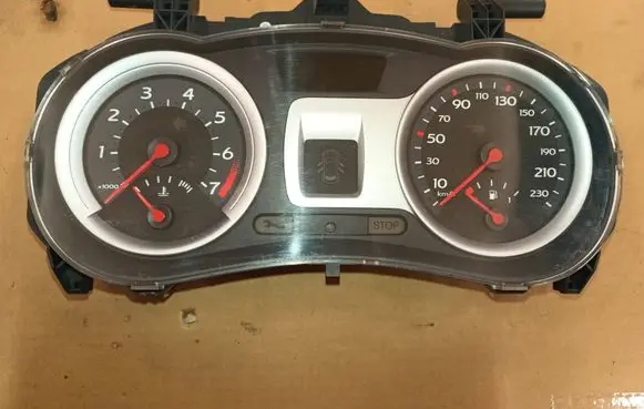Renault Clio III Speedometer (instrument cluster) 8200305019d 8200305019
