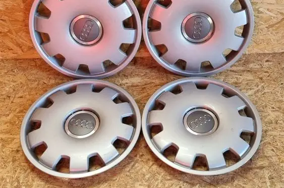 Audi A4 S4 B7 8E 8H R16 wheel hub/cap/trim 4B0601147D