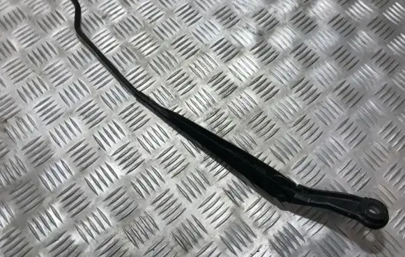 Nissan Micra Front wiper blade arm 80008627