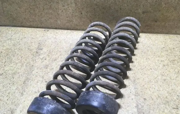 Mercedes-Benz E W124 Front coil spring 
