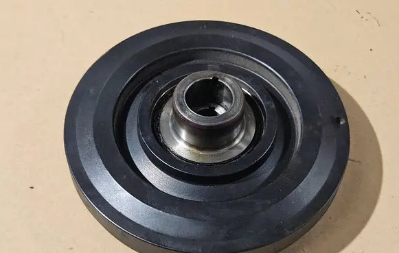 BMW X6 E71 Crankshaft pulley 7570263