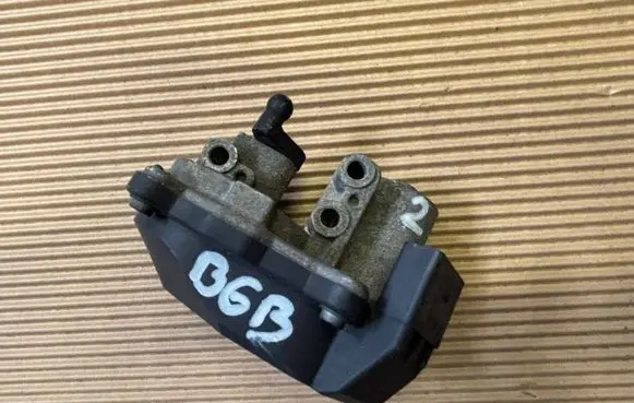 Skoda Octavia Mk2 (1Z) Intake manifold valve actuator/motor 06F133482 A2C53042178