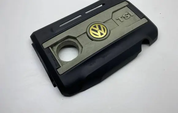 Volkswagen PASSAT CC Engine cover (trim) 06J103925P 06J103925Q