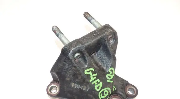 KIA Sportage Engine mount bracket
