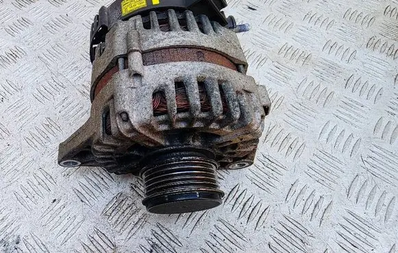 KIA Carens III Generator/alternator 373002A805 2621365