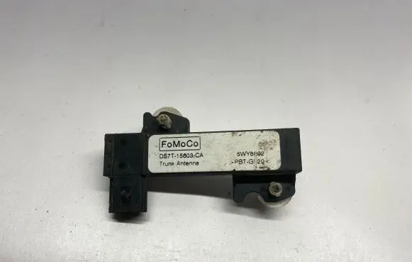 Ford Mustang VI Keyless system antenna DS7T15603CA 5WY8692