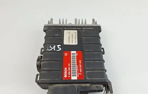 Volkswagen Golf II Engine control unit/module 855907403 0280000701