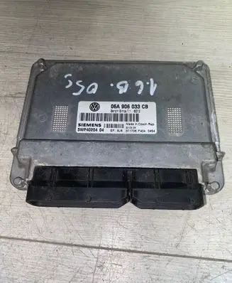 Volkswagen Golf V Engine control unit/module 06A906033CB 5WP4020404